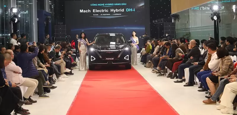 Chiếc Dongfeng MAGE được giới thiệu tại buổi lễ ra mắt.