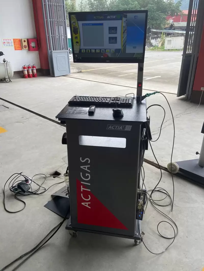 Máy phân tích khí xả động cơ xăng