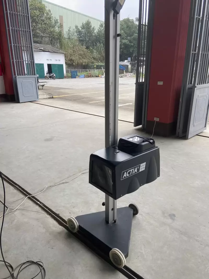Thiết bị kiểm tra đèn pha